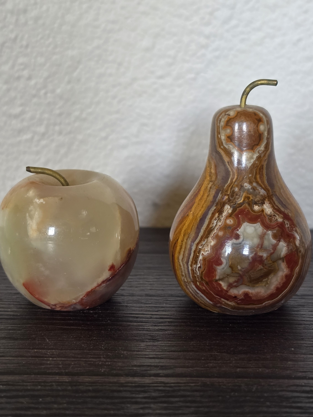 Vintage Cream and Brown Onyx Apple and Pear Décor Set